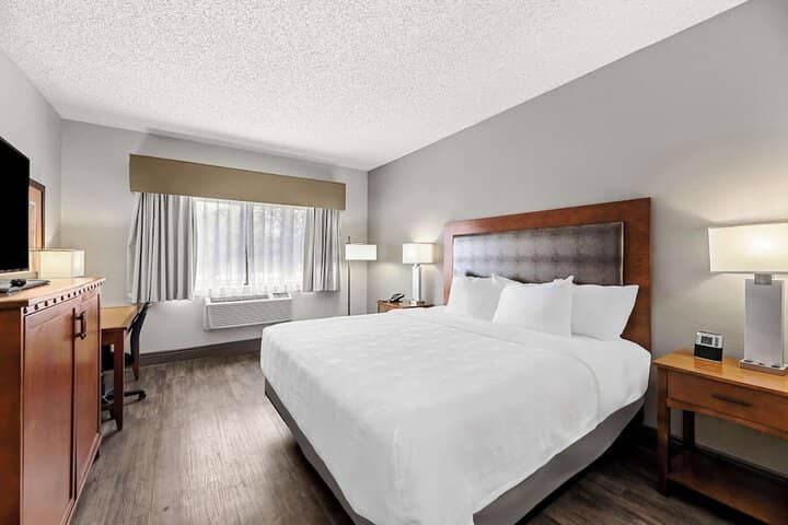 Room 10 of 40