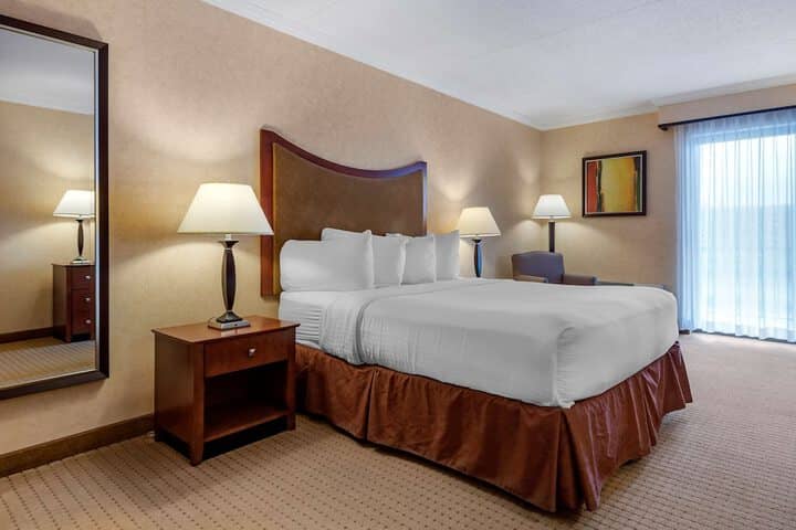 Room 8 of 48