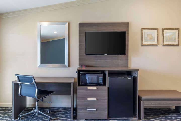 Room 7 of 42