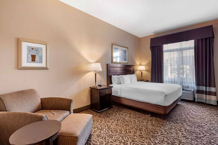 Room 10 of 37