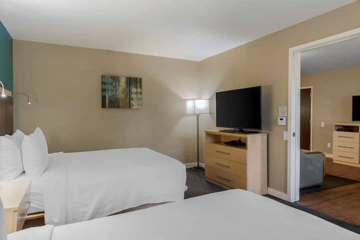 Room 28 of 59