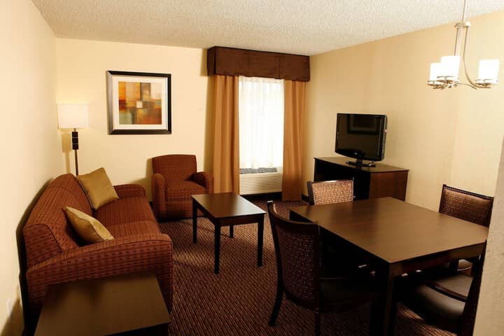 Room 8 of 16