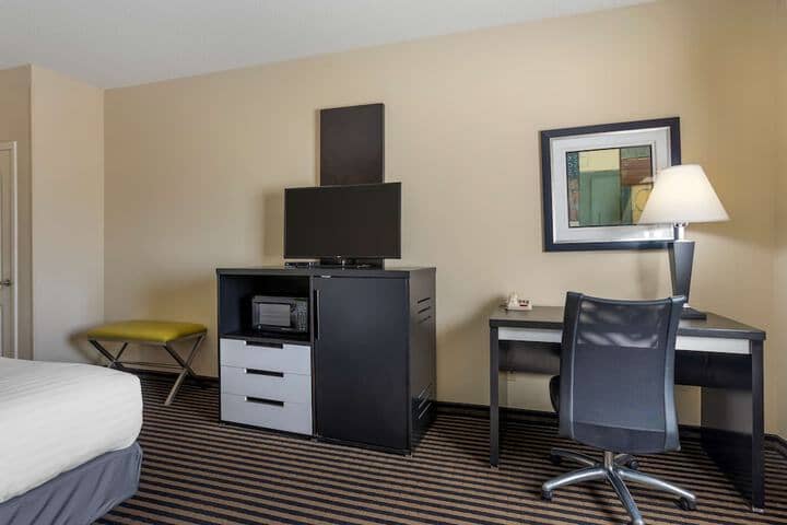 Room 5 of 35