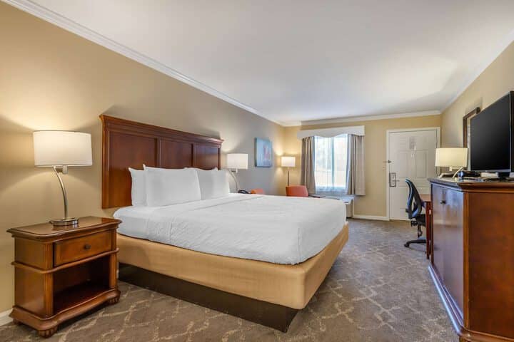 Room 14 of 38