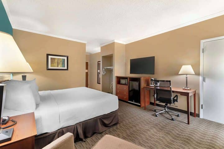 Room 19 of 94