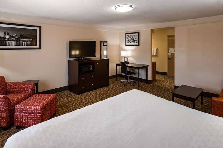 Room 14 of 25