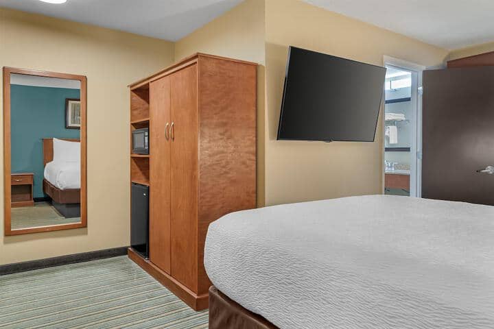 Room 15 of 35