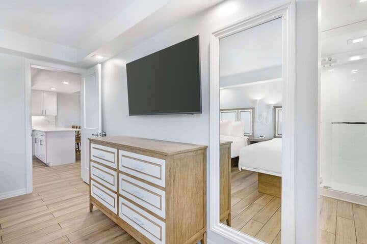 Room 15 of 131