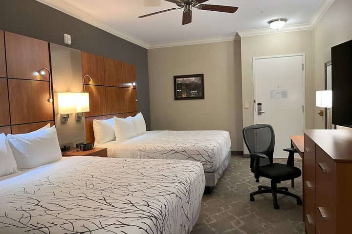Room 27 of 62
