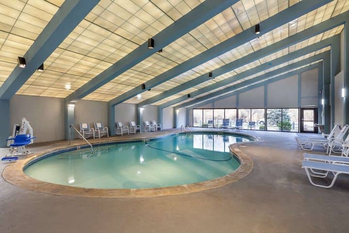 Pool 25 of 39