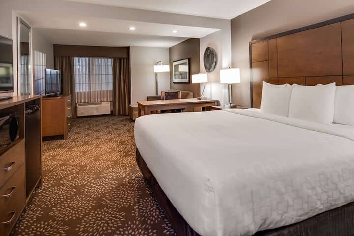 Room 10 of 25