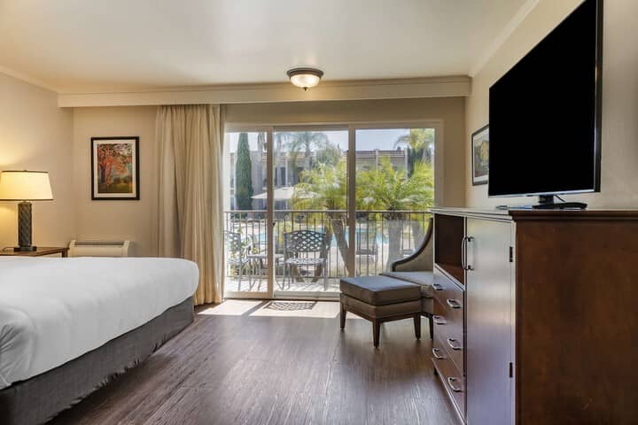 Room 18 of 32