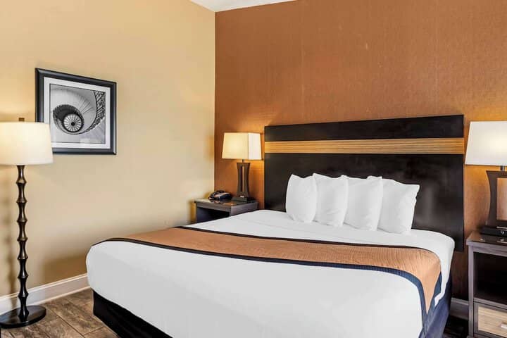 Room 10 of 38