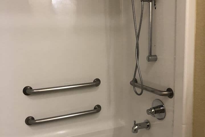 Room 18 of 28