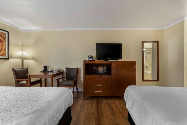 Room 8 of 38