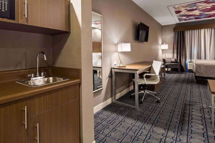Room 9 of 42