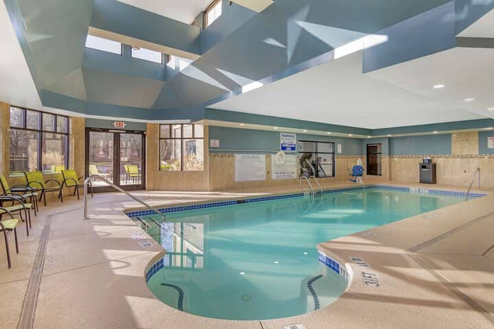 Pool 25 of 44