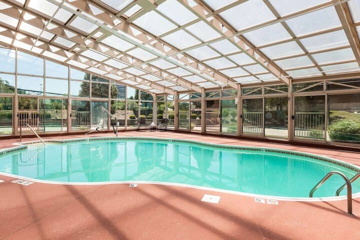 Pool 19 of 25