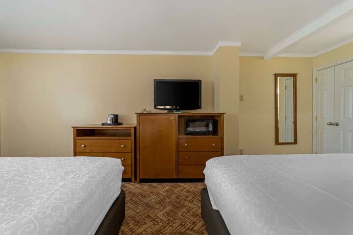 Room 9 of 38