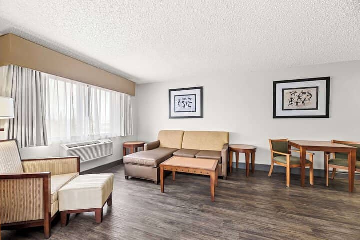 Room 21 of 40