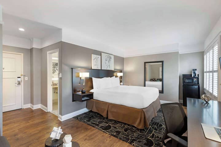 Room 11 of 70