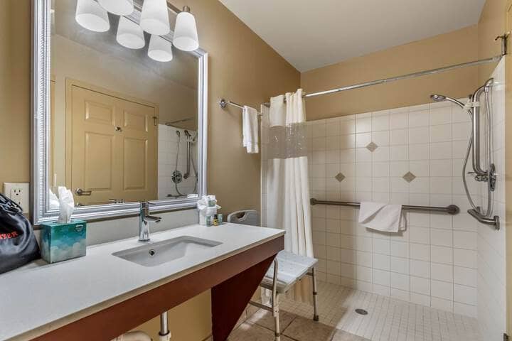 Room 15 of 25