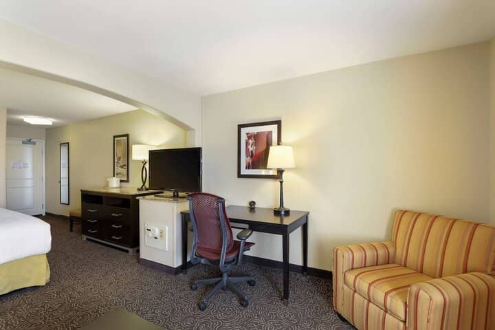 Room 7 of 34