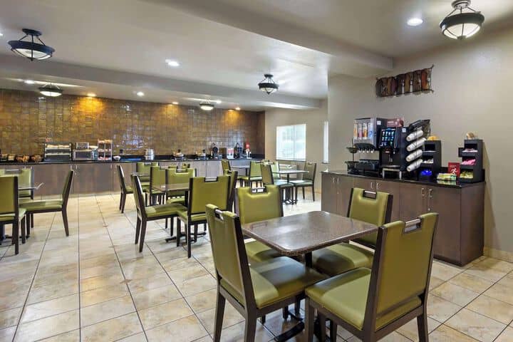 Breakfast area