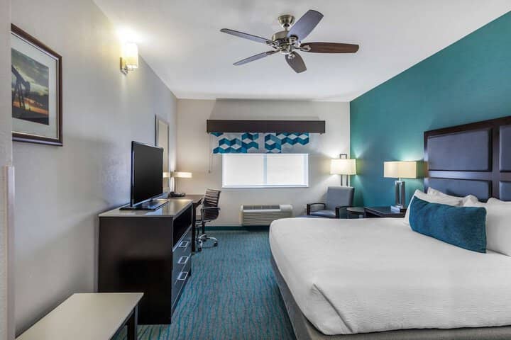 Room 17 of 41