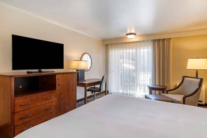 Room 8 of 32