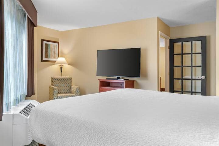 Room 12 of 35