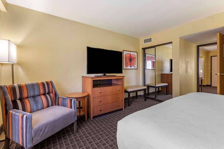 Room 18 of 37