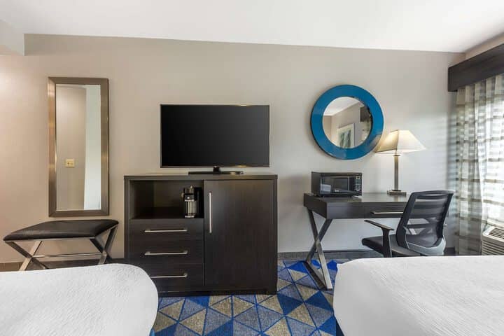Room 14 of 27