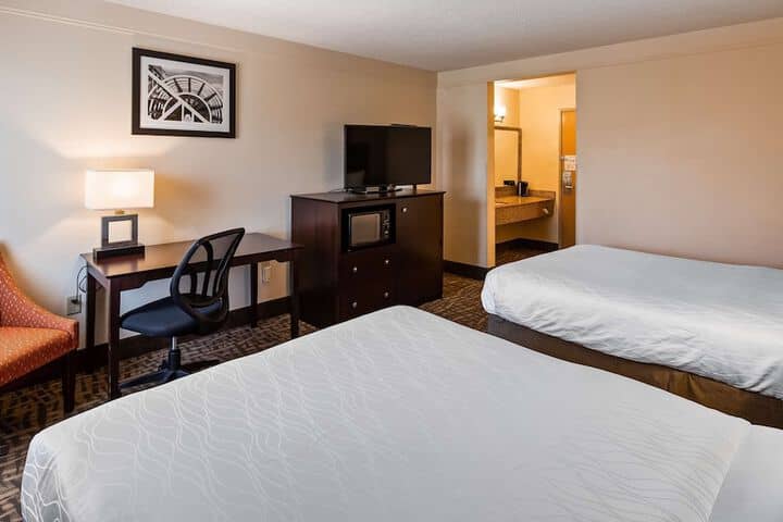 Room 6 of 25