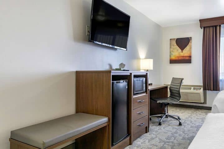 Room 16 of 52
