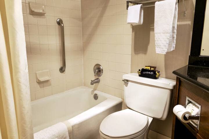Room 42 of 60