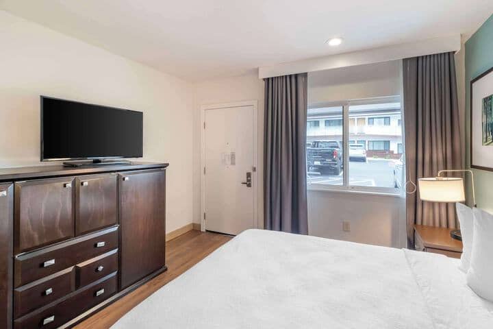 Room 22 of 38
