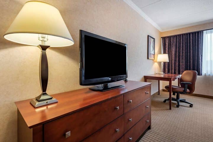 Room 15 of 48