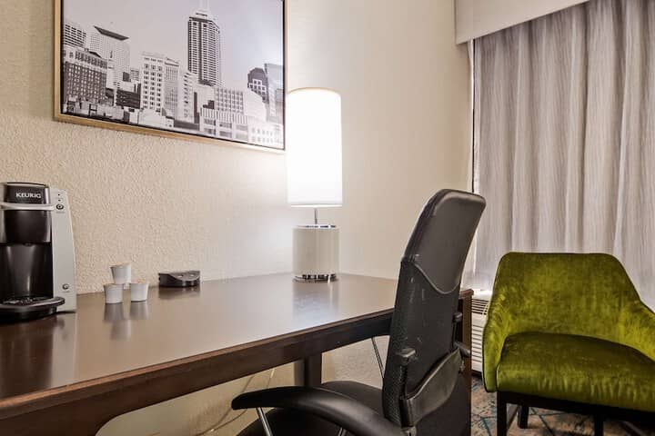Room 12 of 28