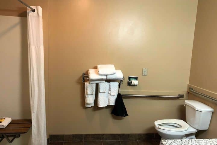 Room 25 of 42