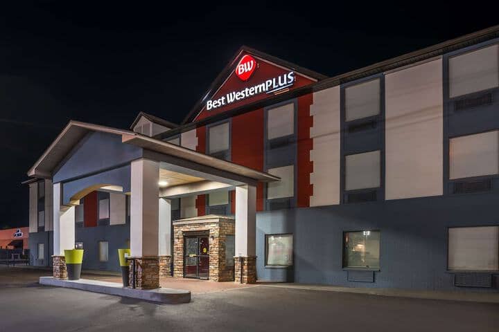 Hotel 32 of 32