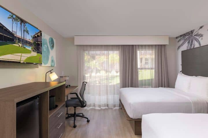Room 19 of 37