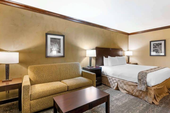 Room 6 of 42