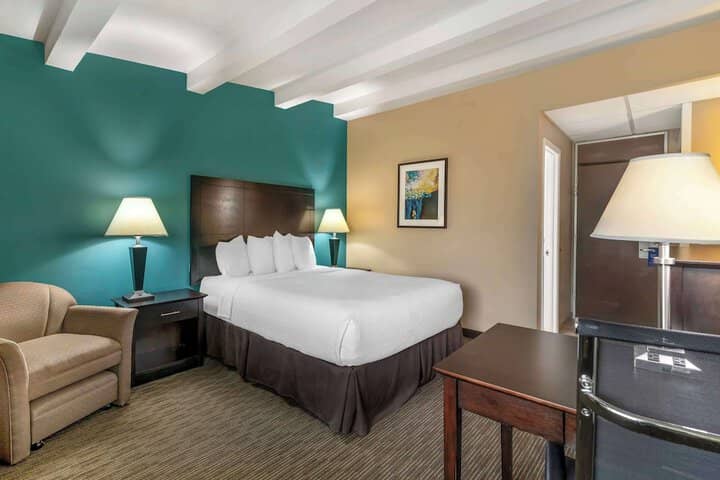 Room 20 of 94