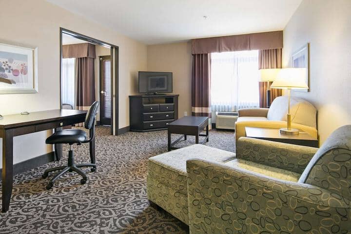Room 18 of 37