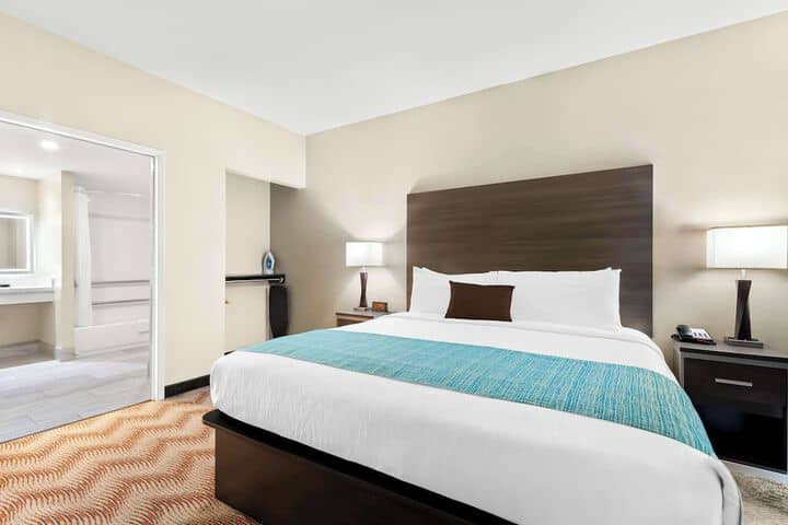 Room 12 of 36