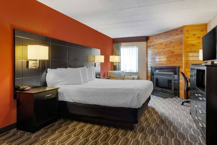 Room 12 of 27