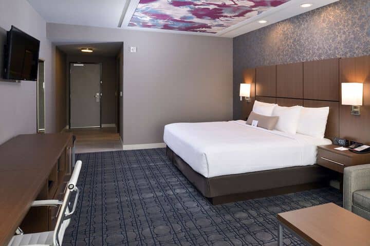 Room 22 of 42