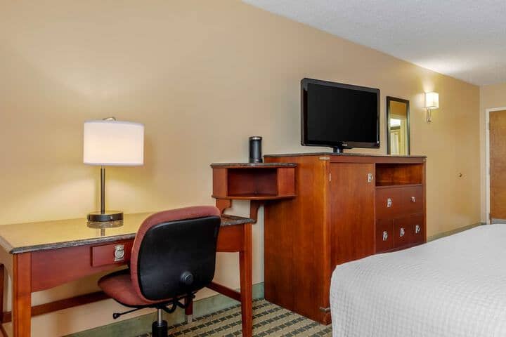 Room 14 of 28