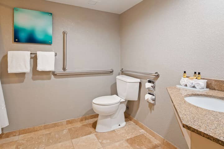 Room 14 of 28